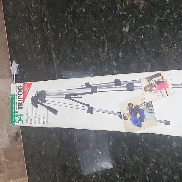 NIB Ambico V-0555 54" Deluxe Video/Photo Tripod New In Box Lots of Great Feature - Picture 10 of 10